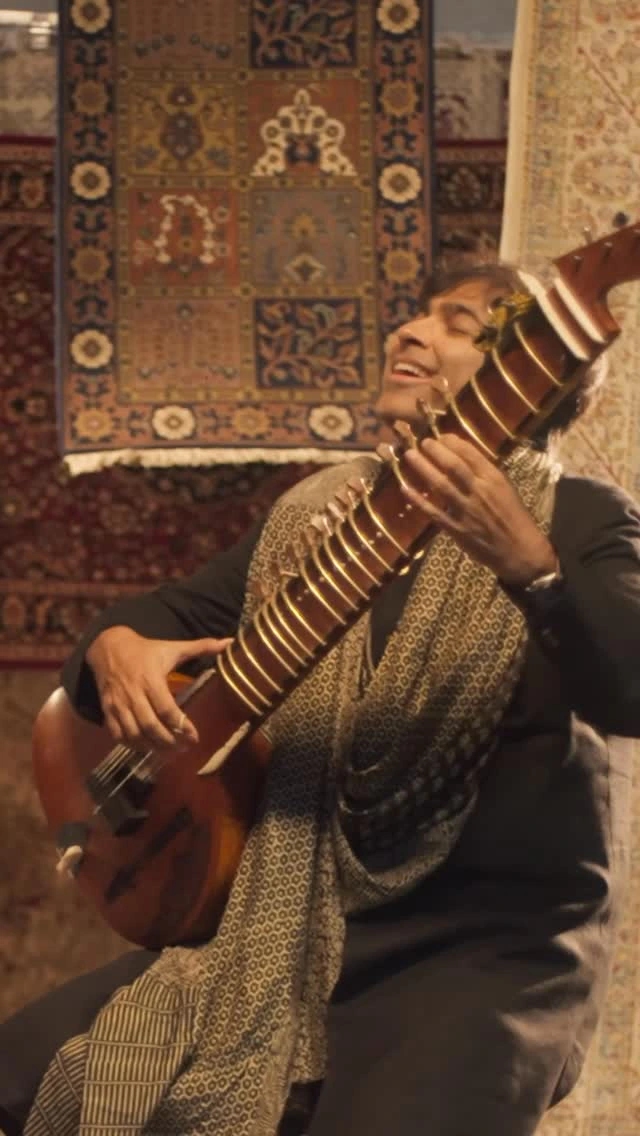 Purbayan Chatterjee performing